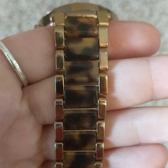 Michael Kors Rose gold & Tortoise watch - Picture 6 of 6
